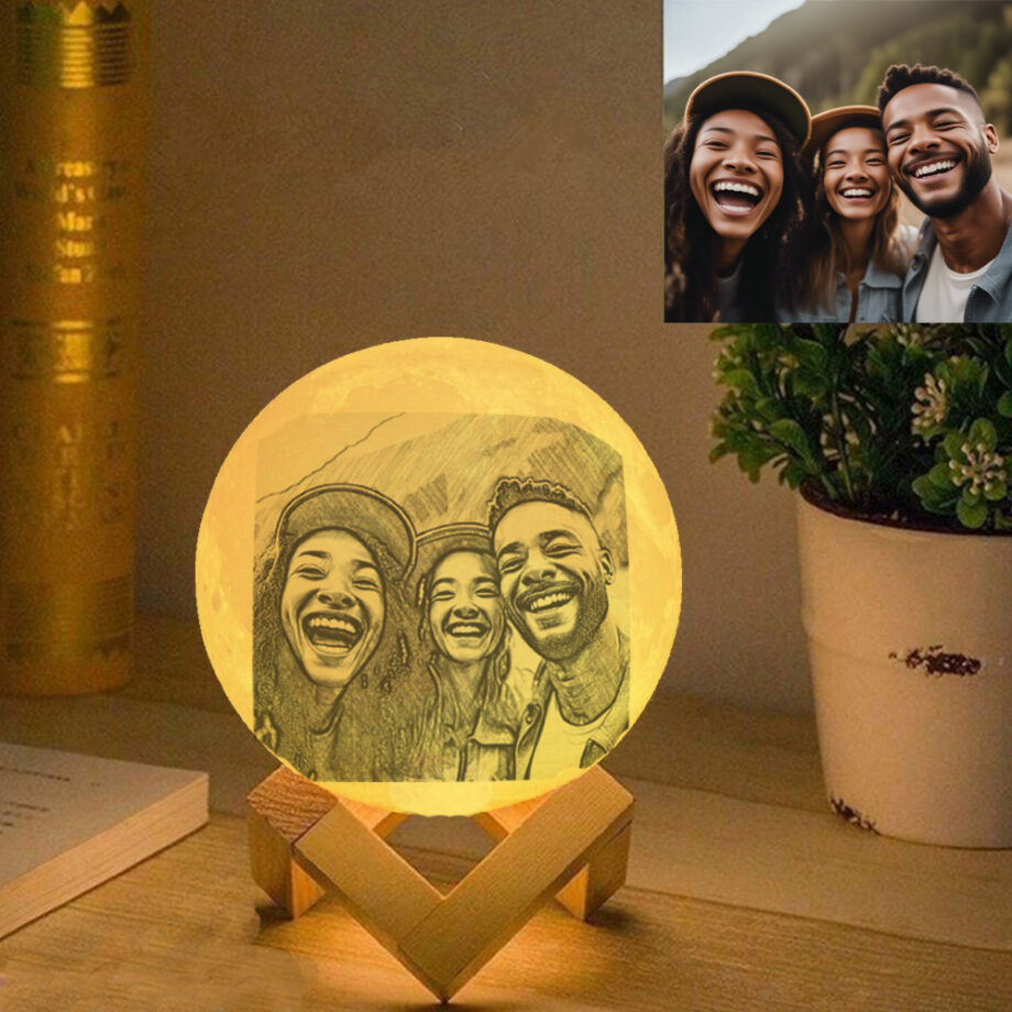 Personalized 3D Printed Moon Lamp with Your Custom Text - Thoughtful Gift for a Friend