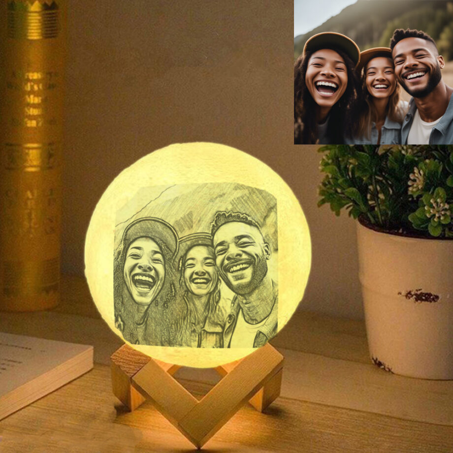 Personalized 3D Printed Moon Lamp with Your Custom Text - Thoughtful Gift for a Friend