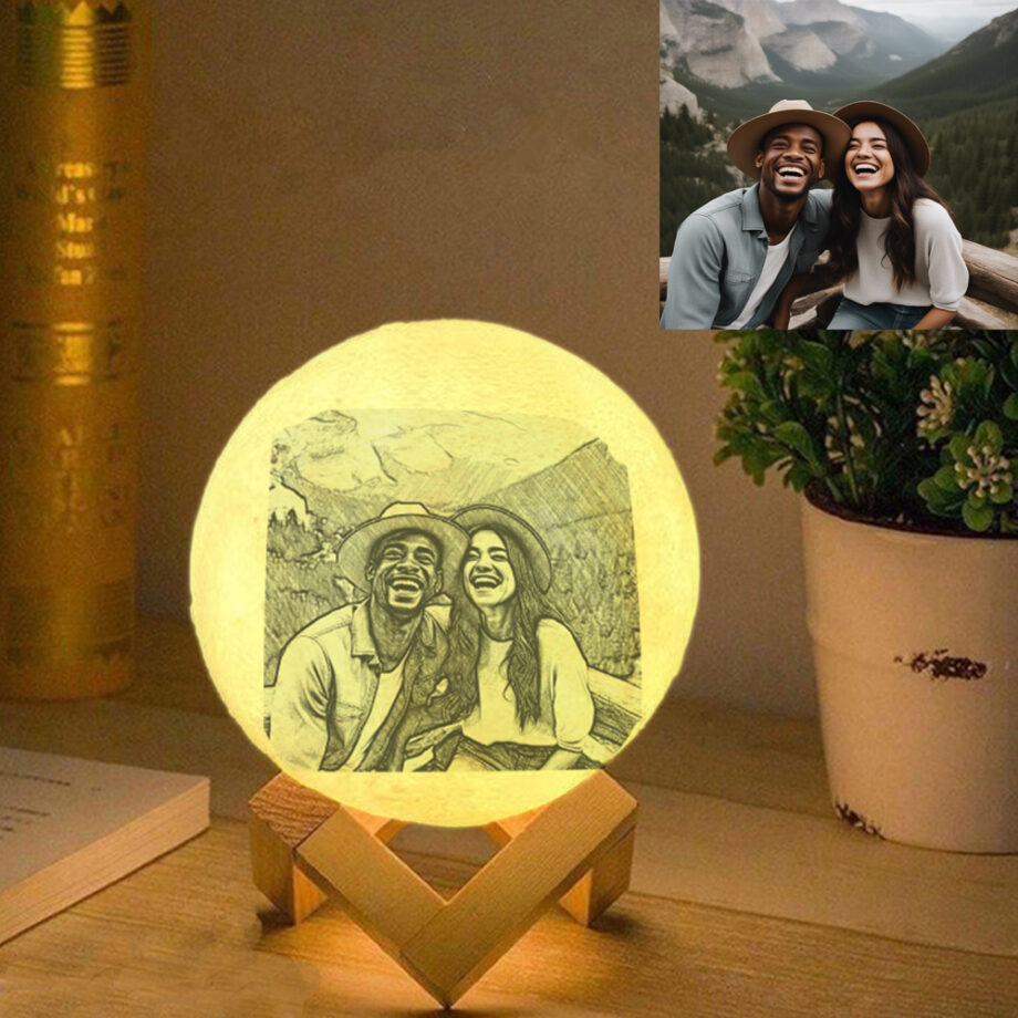 Personalized 3D Printed Moon Lamp with Your Custom Text - Thoughtful Gift for Your Boyfriend